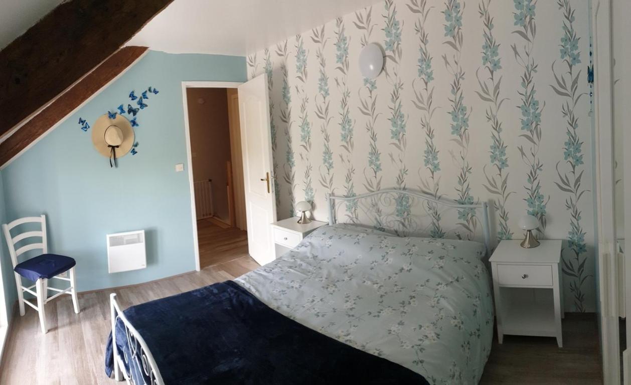 Charming Traditional 2-Bed Cottage Near Plemet ภายนอก รูปภาพ